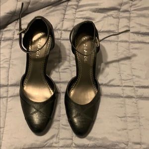 Women’s size 7.5 shoes